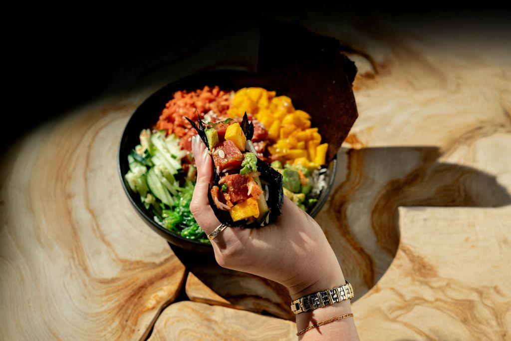 healthy bowl with ahi tuna and nutritious toppings