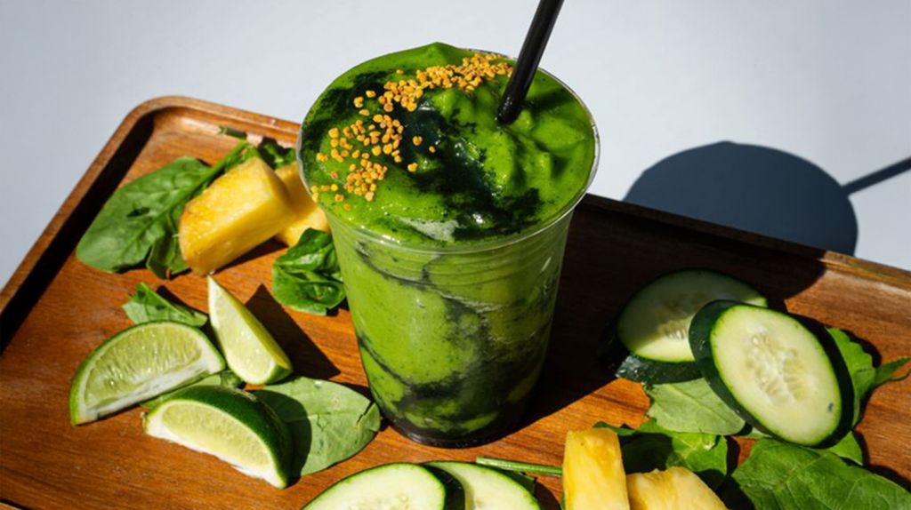 Detox Blend Green Smoothie with fresh fruit and veggies at PureFyx Cleveland
