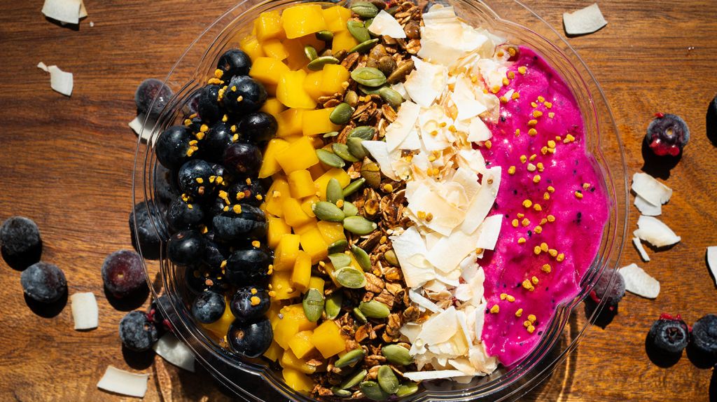 Dragon Bowl Smoothie with fruit and nuts