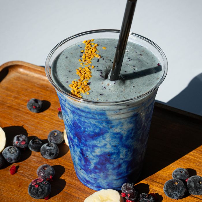 healthy nourish smoothie with blueberries and banana
